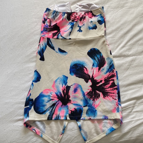 Top Chic dress - Picture 3 of 3